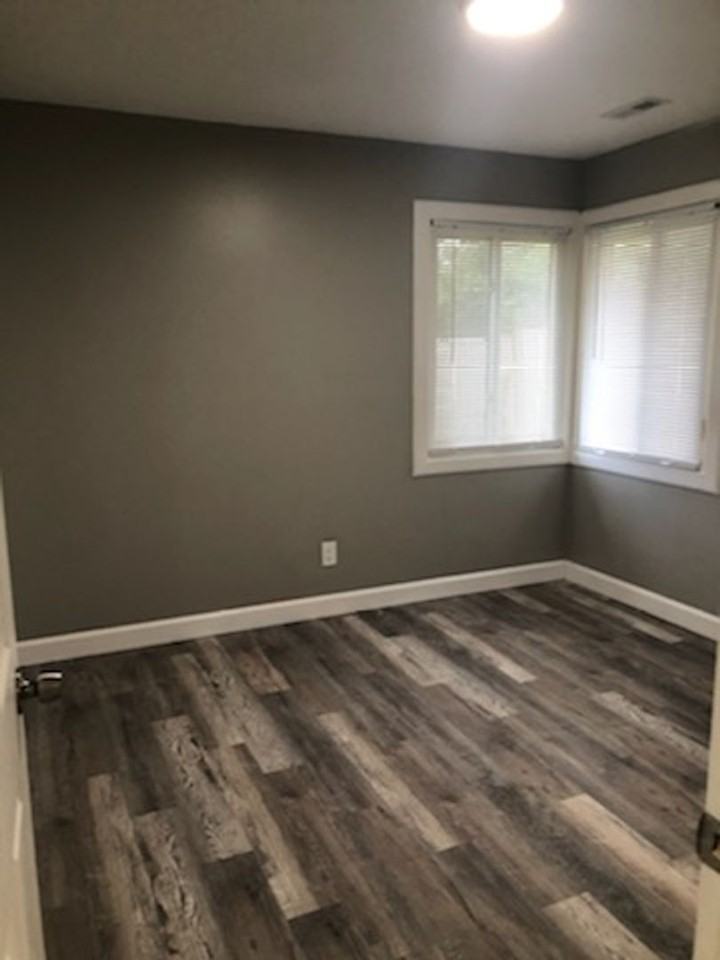 1301 Fayette St - Photo 3 of 8