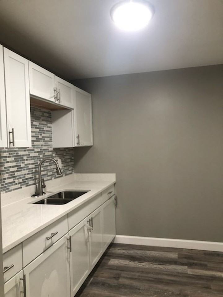 1301 Fayette St - Photo 6 of 8