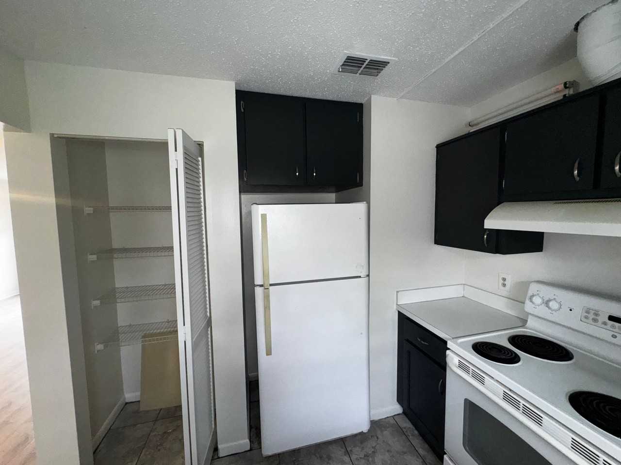 21411 Sw Honeysuckle St - Photo 5 of 15