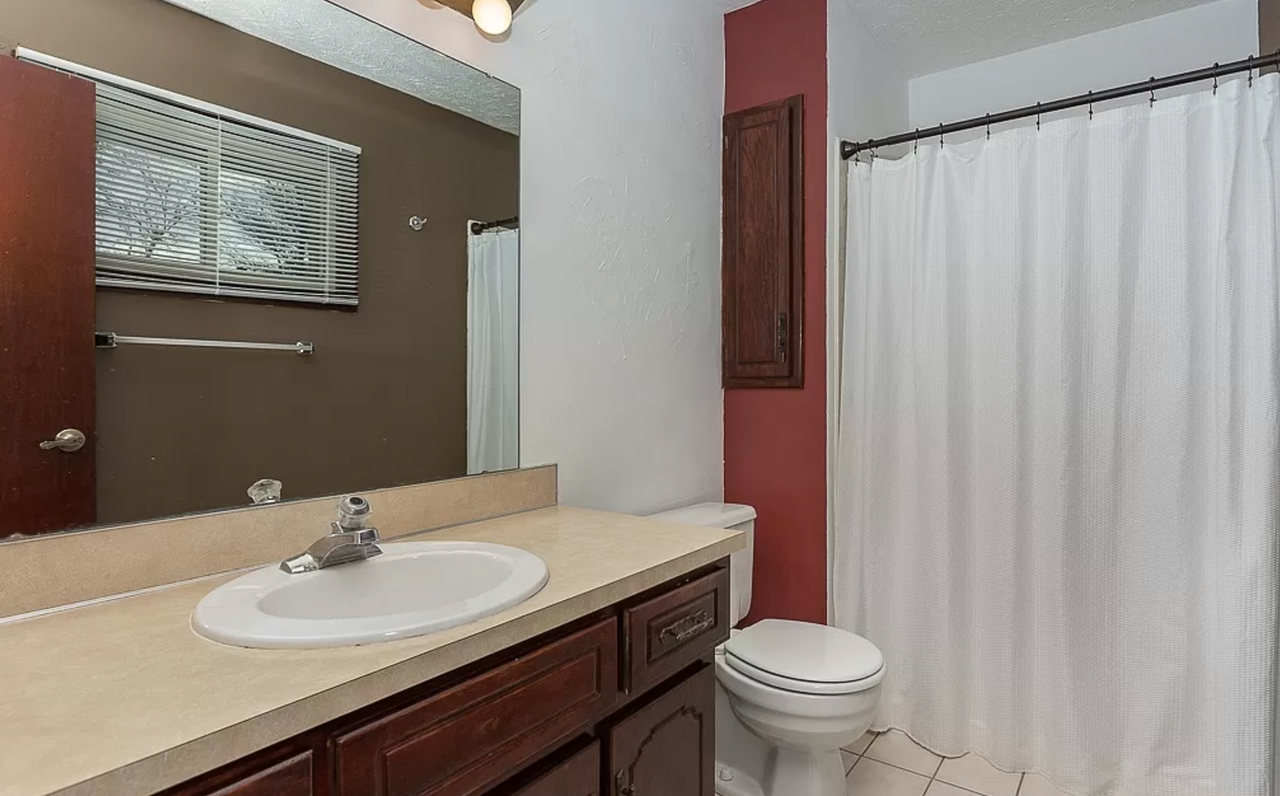 13717 Valley St - Photo 6 of 11