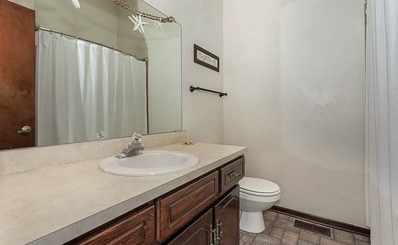 13717 Valley St - Photo 7 of 11