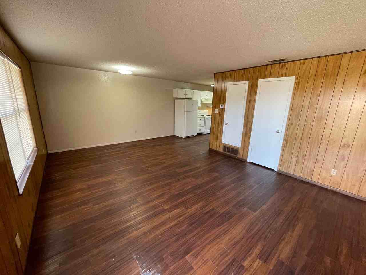 3430 State St Apt D - Photo 2 of 10