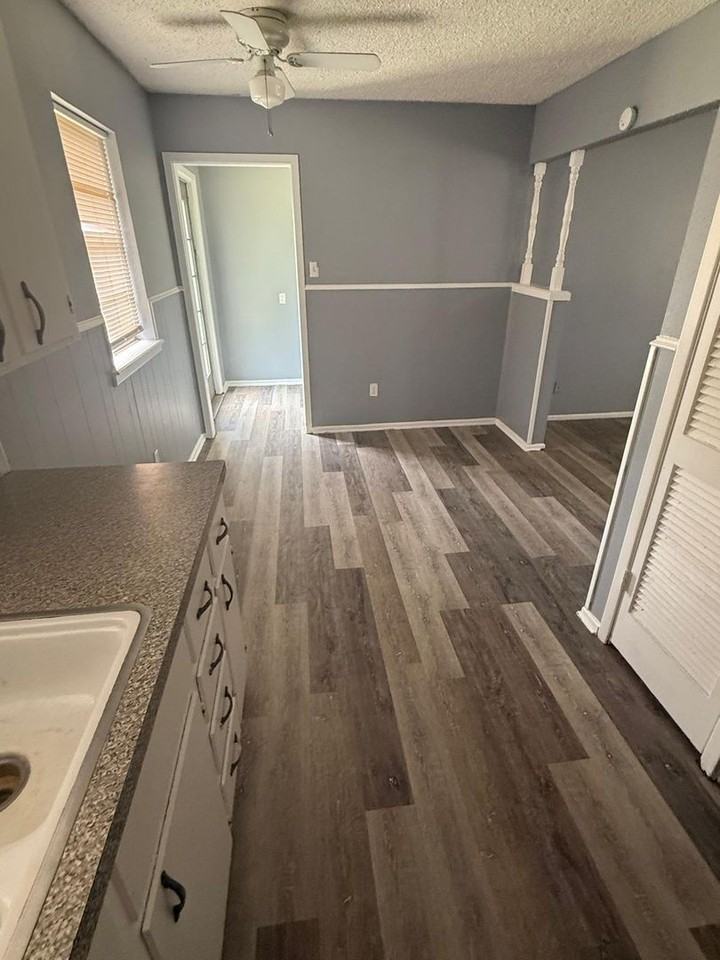 2613 Auburn St - Photo 4 of 14