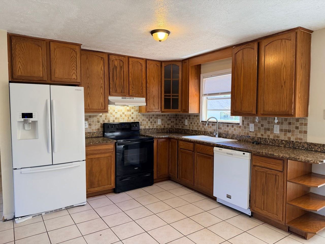 1224 Hamilton Ave - Photo 6 of 22