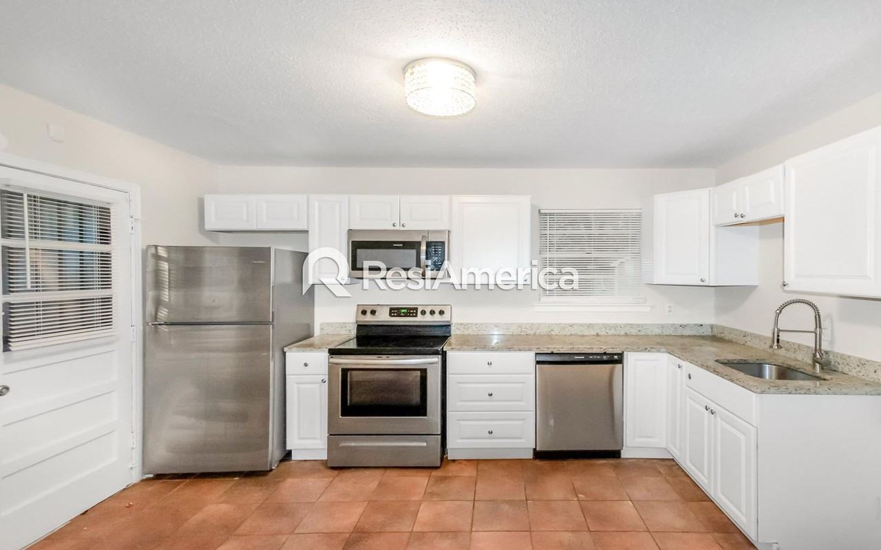 5009 Teal Ave - Photo 3 of 16