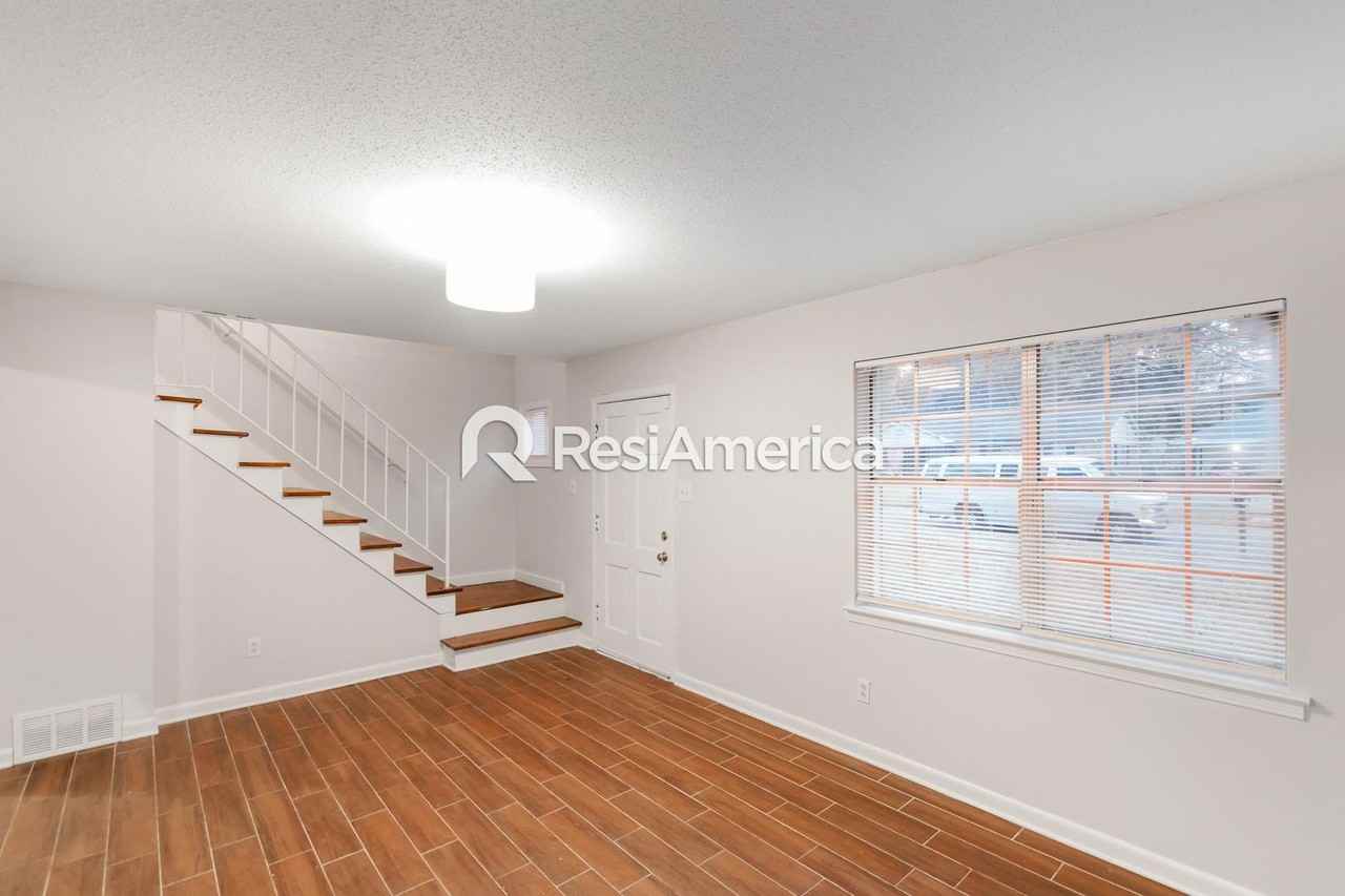 5009 Teal Ave - Photo 4 of 16