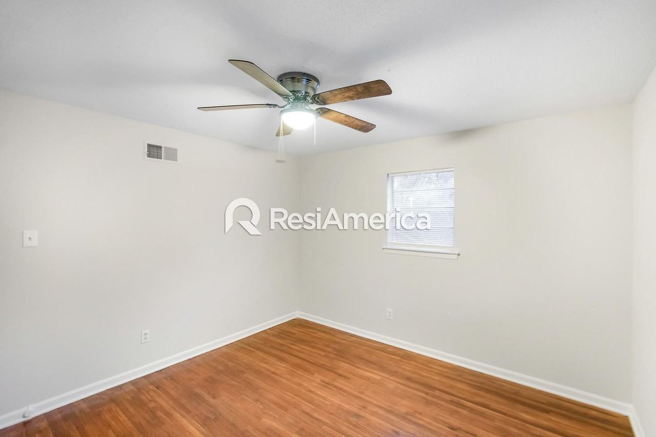 5009 Teal Ave - Photo 6 of 16