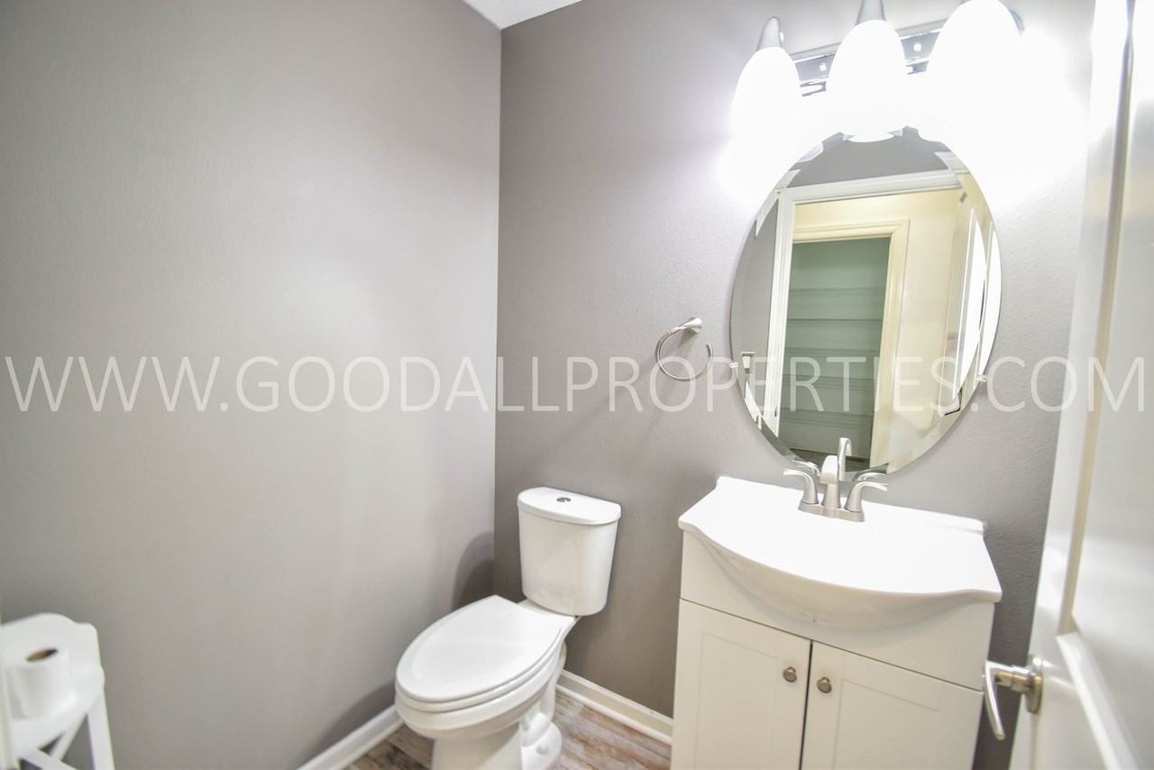 9434 Winterberry Dr - Photo 7 of 33