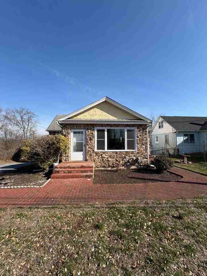 35 Ben Franklin Hwy E - Photo 2 of 26