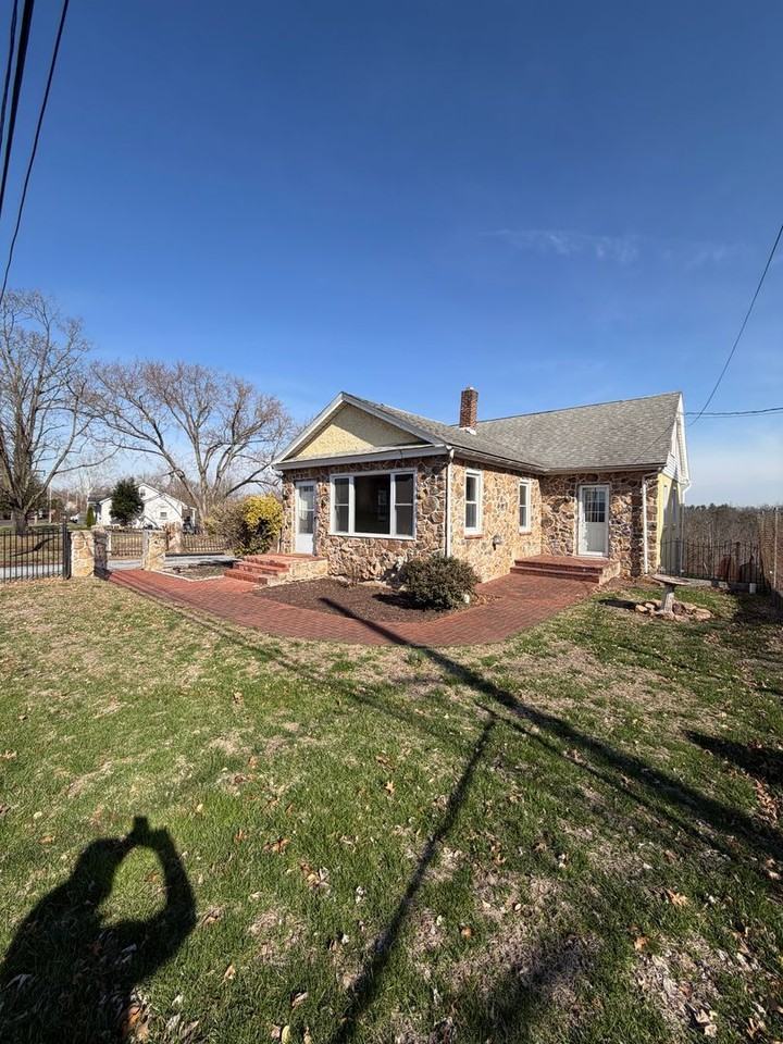 35 Ben Franklin Hwy E - Photo 3 of 26