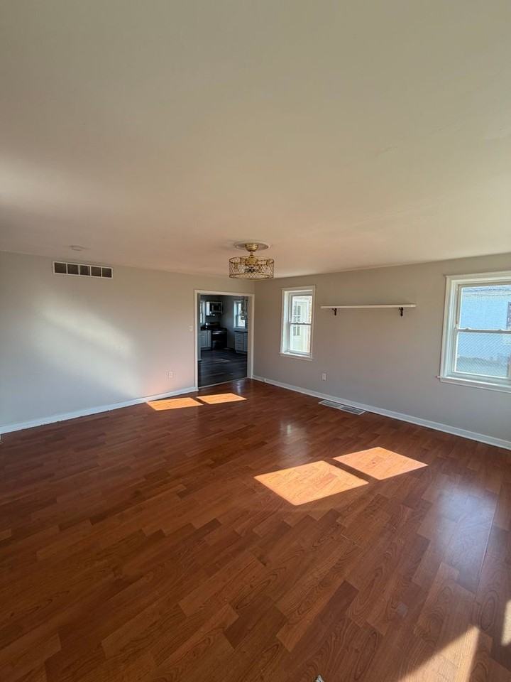 35 Ben Franklin Hwy E - Photo 5 of 26