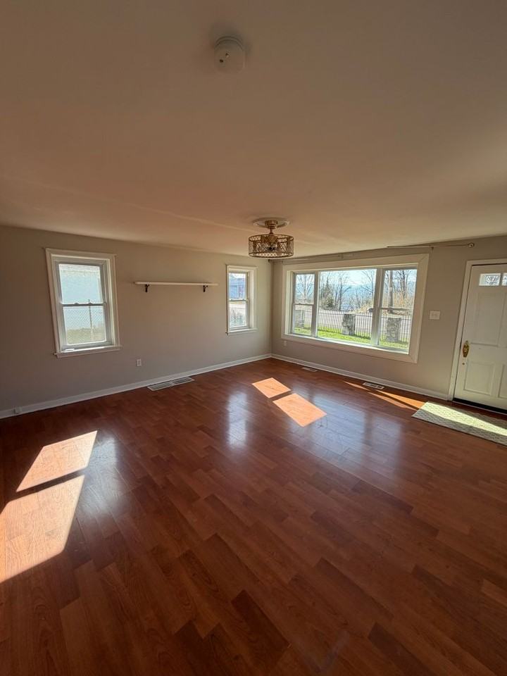 35 Ben Franklin Hwy E - Photo 6 of 26