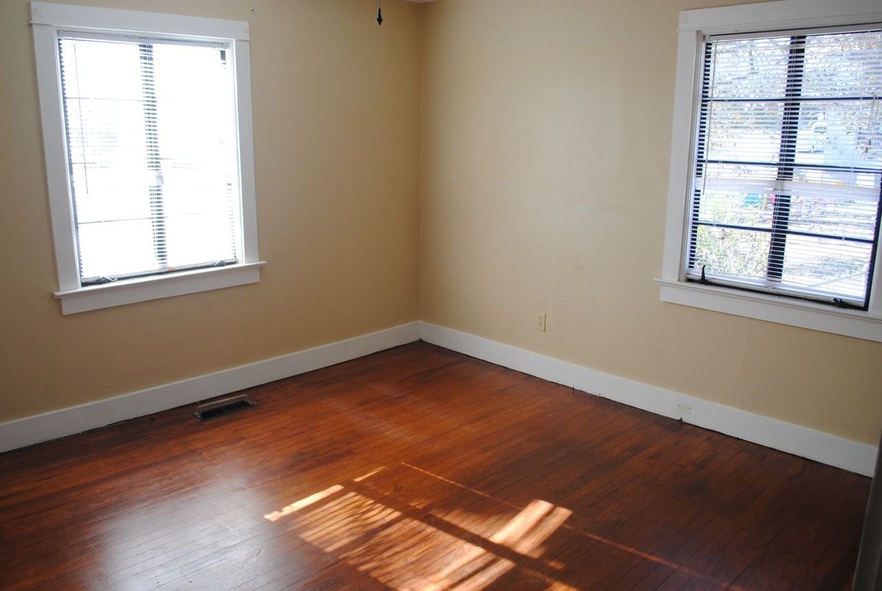 105 N 14th St - Photo 3 of 14