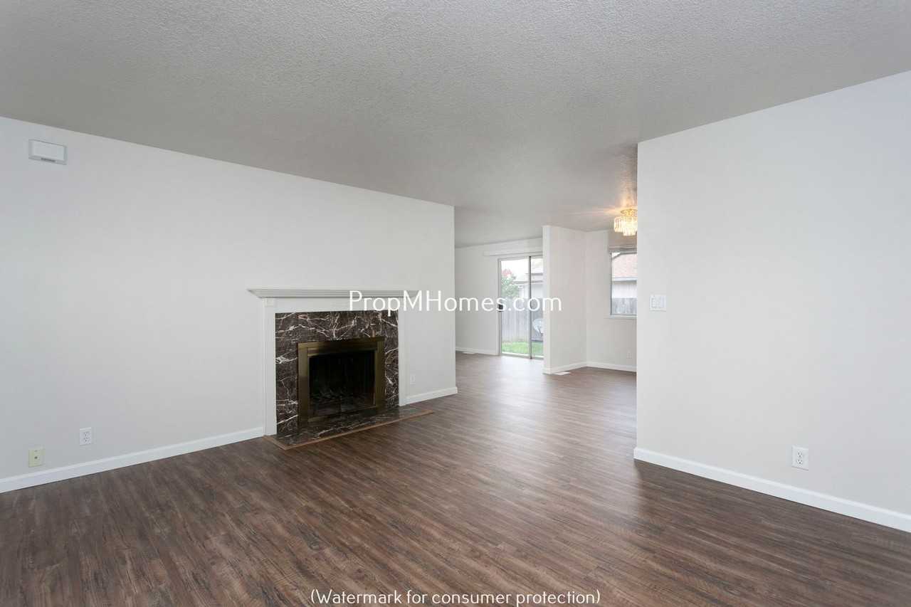 20849 Sw Longacre St - Photo 3 of 23