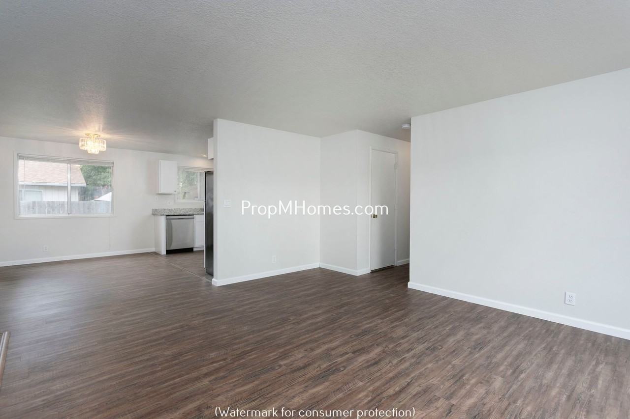 20849 Sw Longacre St - Photo 4 of 23