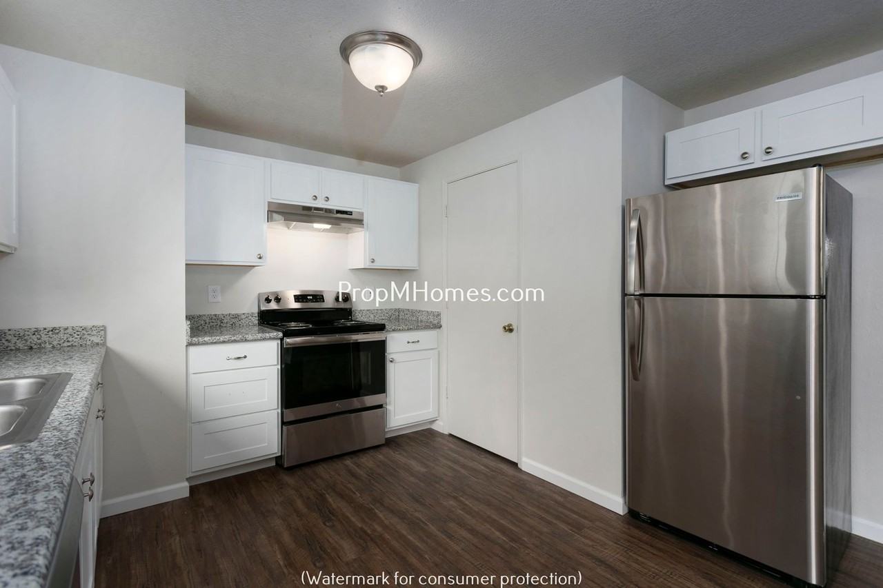 20849 Sw Longacre St - Photo 7 of 23