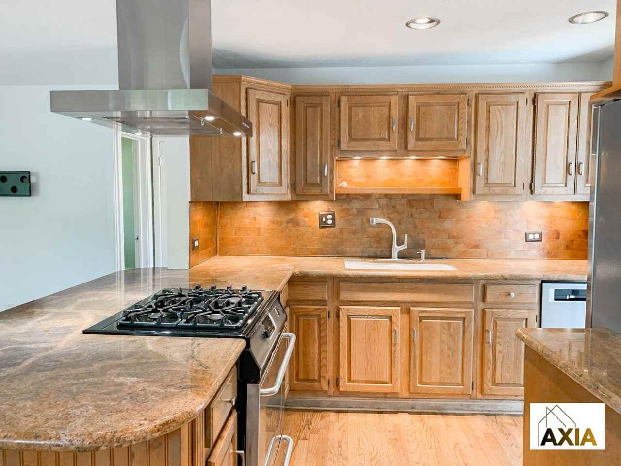 932 Pontiac St - Photo 5 of 16