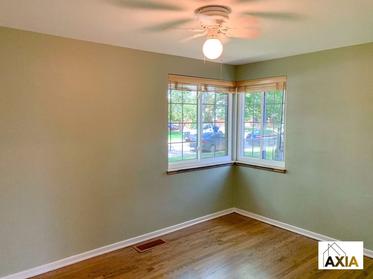 932 Pontiac St - Photo 7 of 16