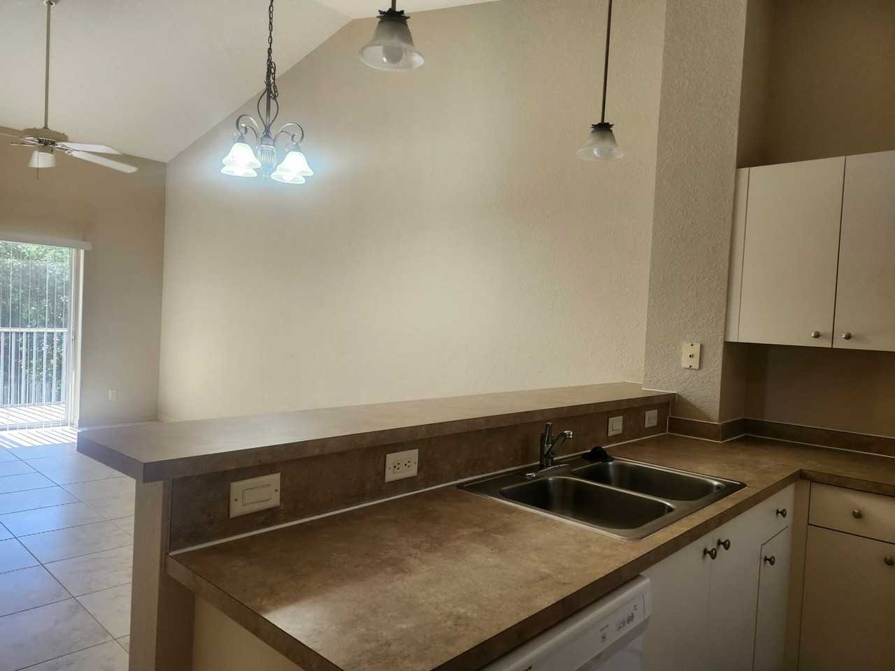 1490 San Cristobal Ave - Photo 3 of 22