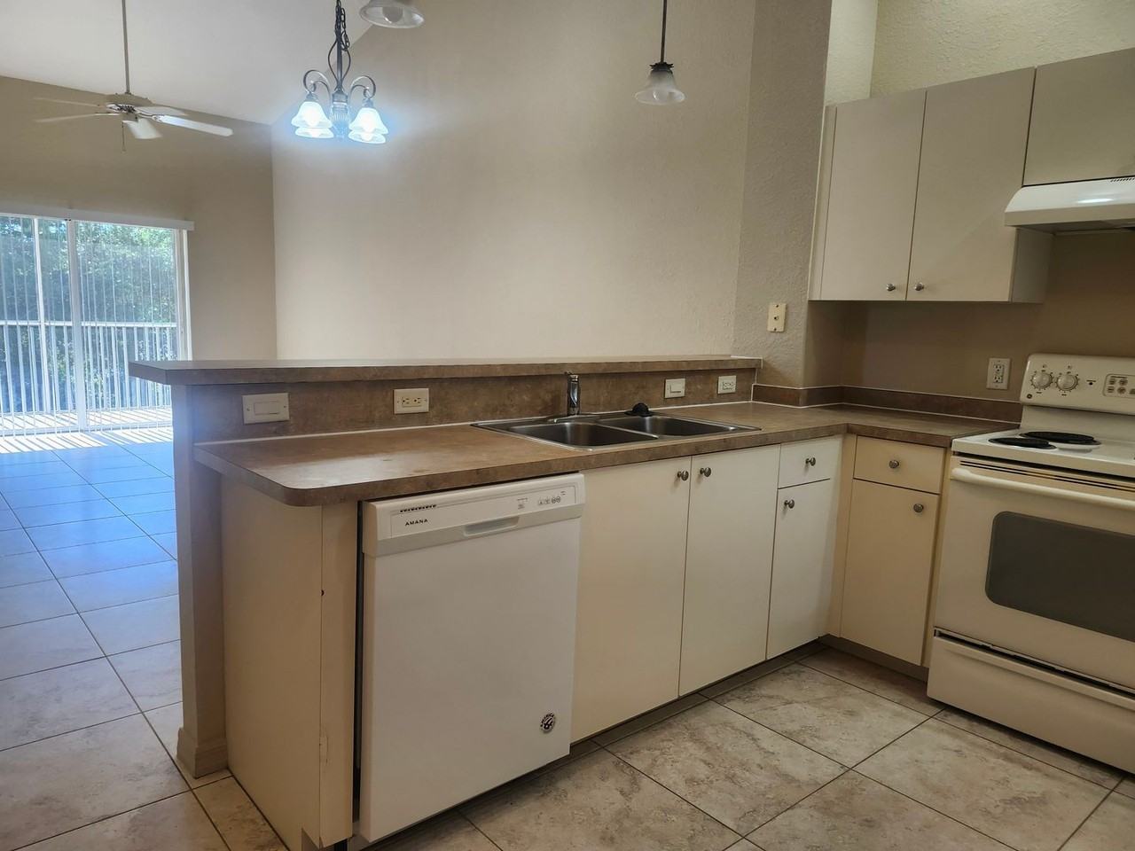 1490 San Cristobal Ave - Photo 4 of 22