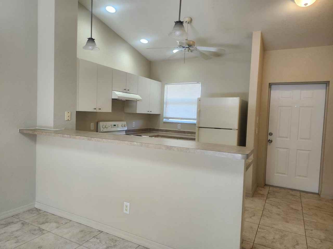 1490 San Cristobal Ave - Photo 5 of 22