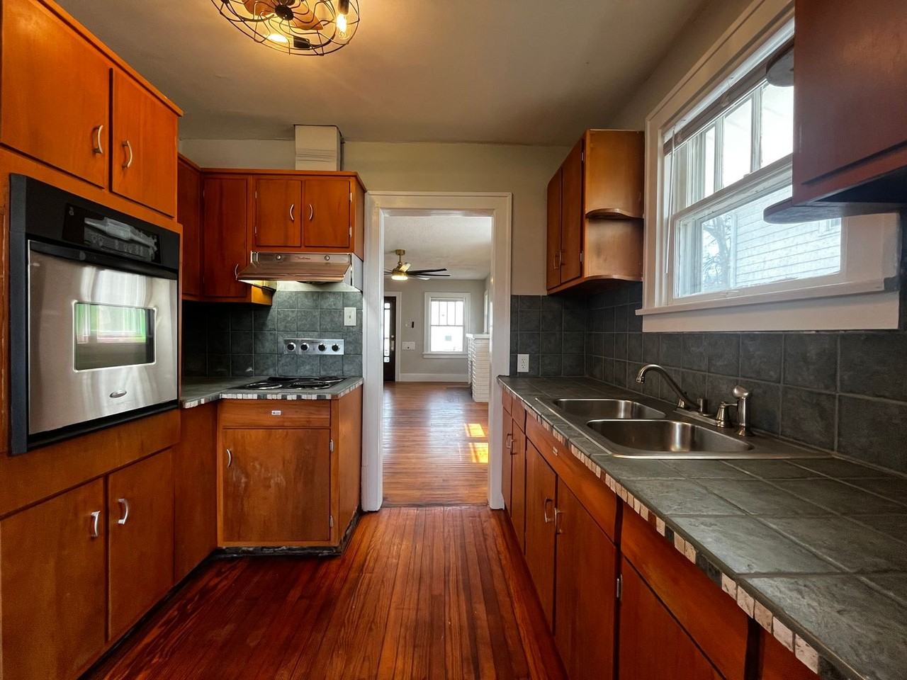 1643 Hinton Dr - Photo 6 of 22