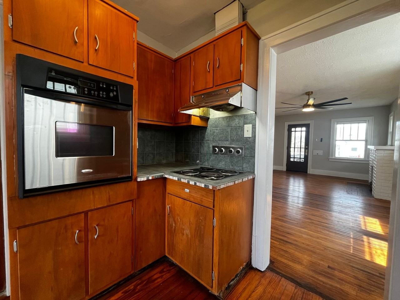 1643 Hinton Dr - Photo 7 of 22