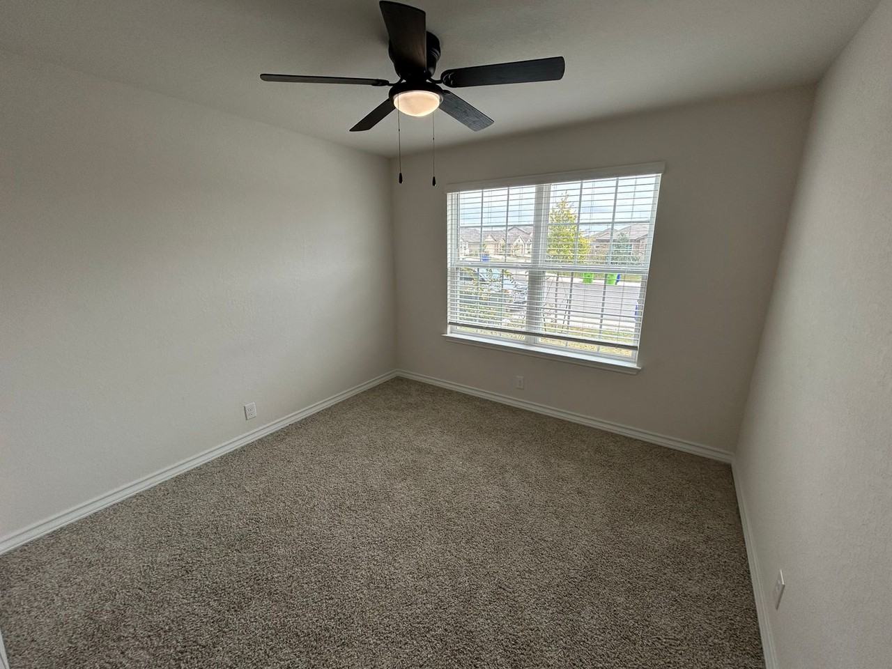 9643 Salers Spgs - Photo 4 of 37