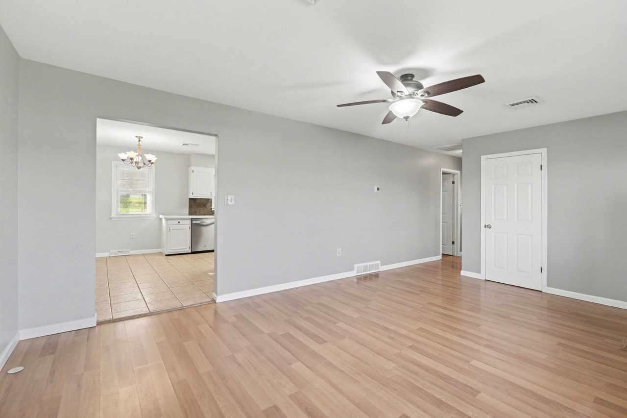 2224 Newville Rd - Photo 4 of 19