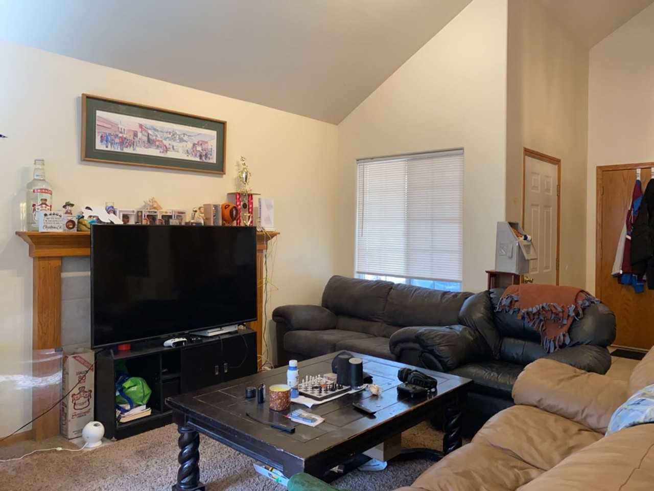 906 Richmond Dr #4 - Photo 6 of 27