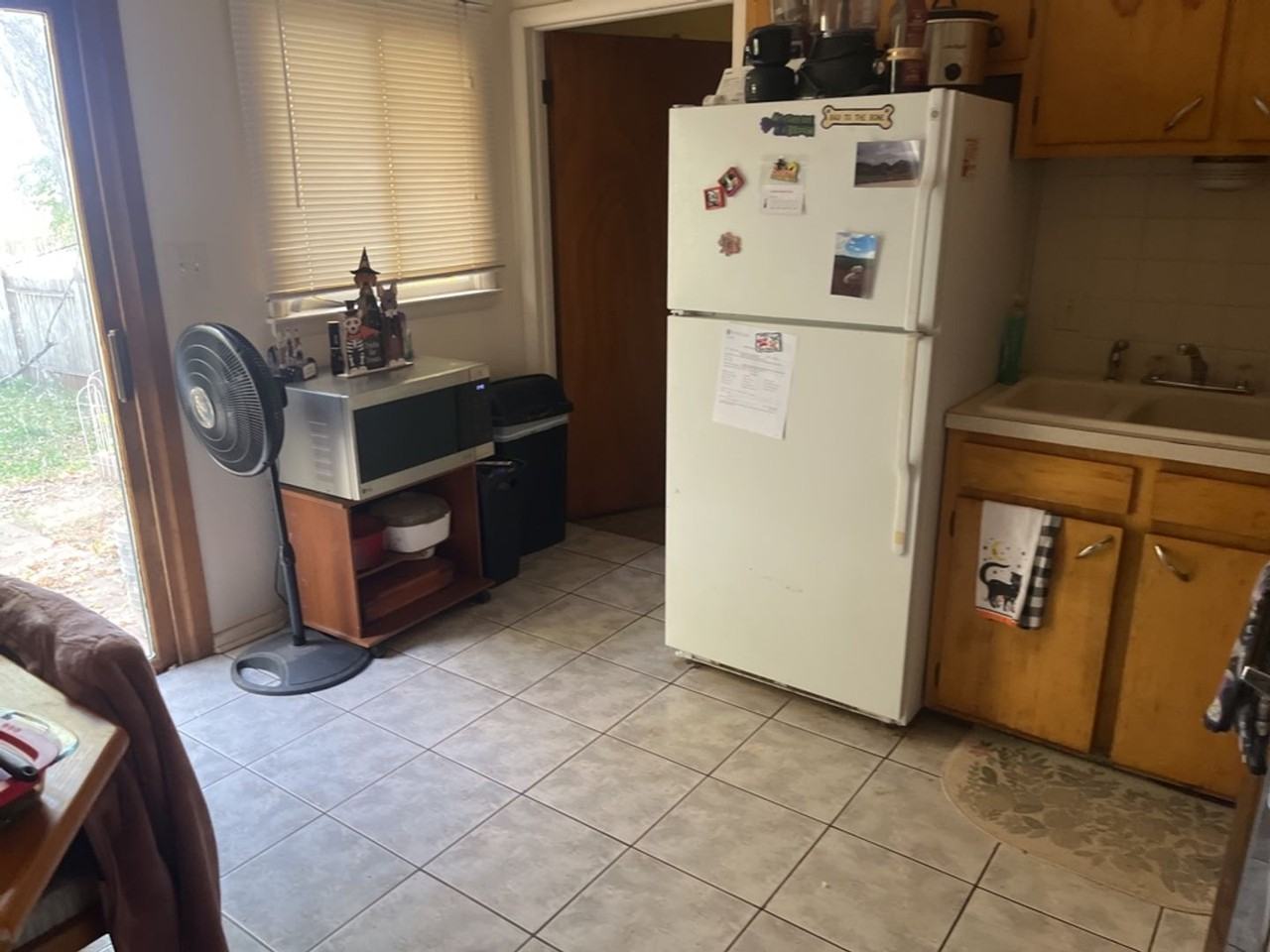 526 N Frey Ave - Photo 4 of 16