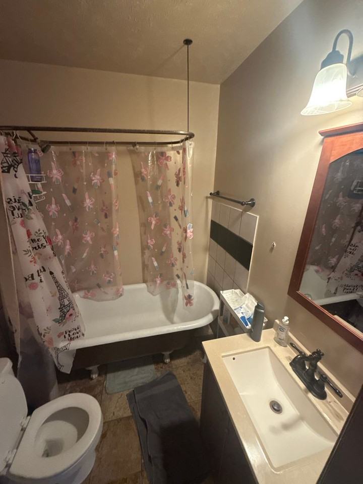 1315 S 32nd St - Photo 7 of 10