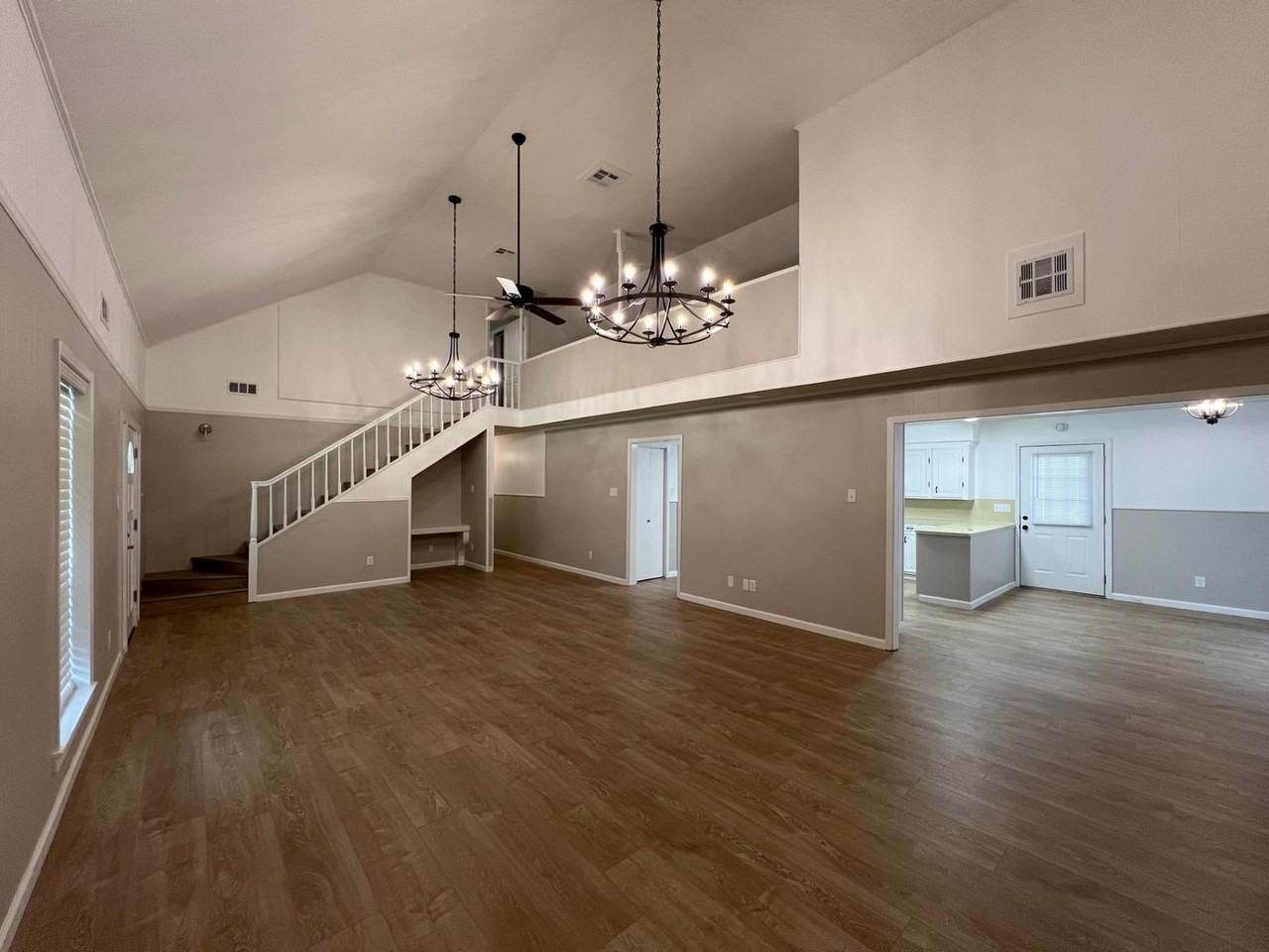 9240 Lockhart Rd - Photo 3 of 23