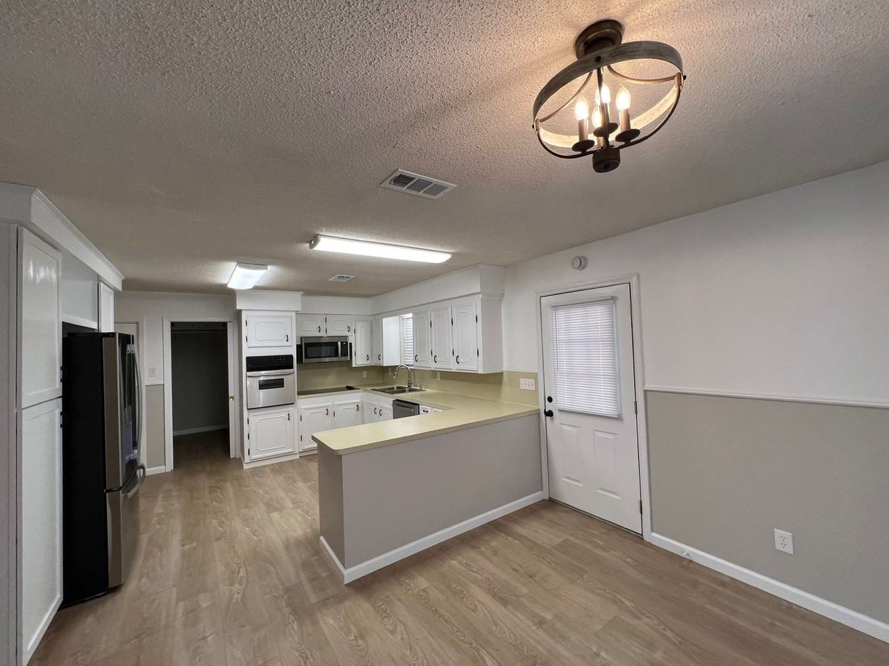 9240 Lockhart Rd - Photo 4 of 23
