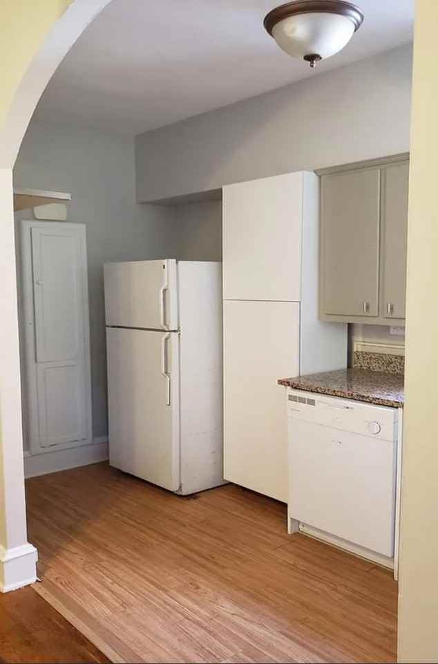 3133 N Calvert St - Photo 2 of 7