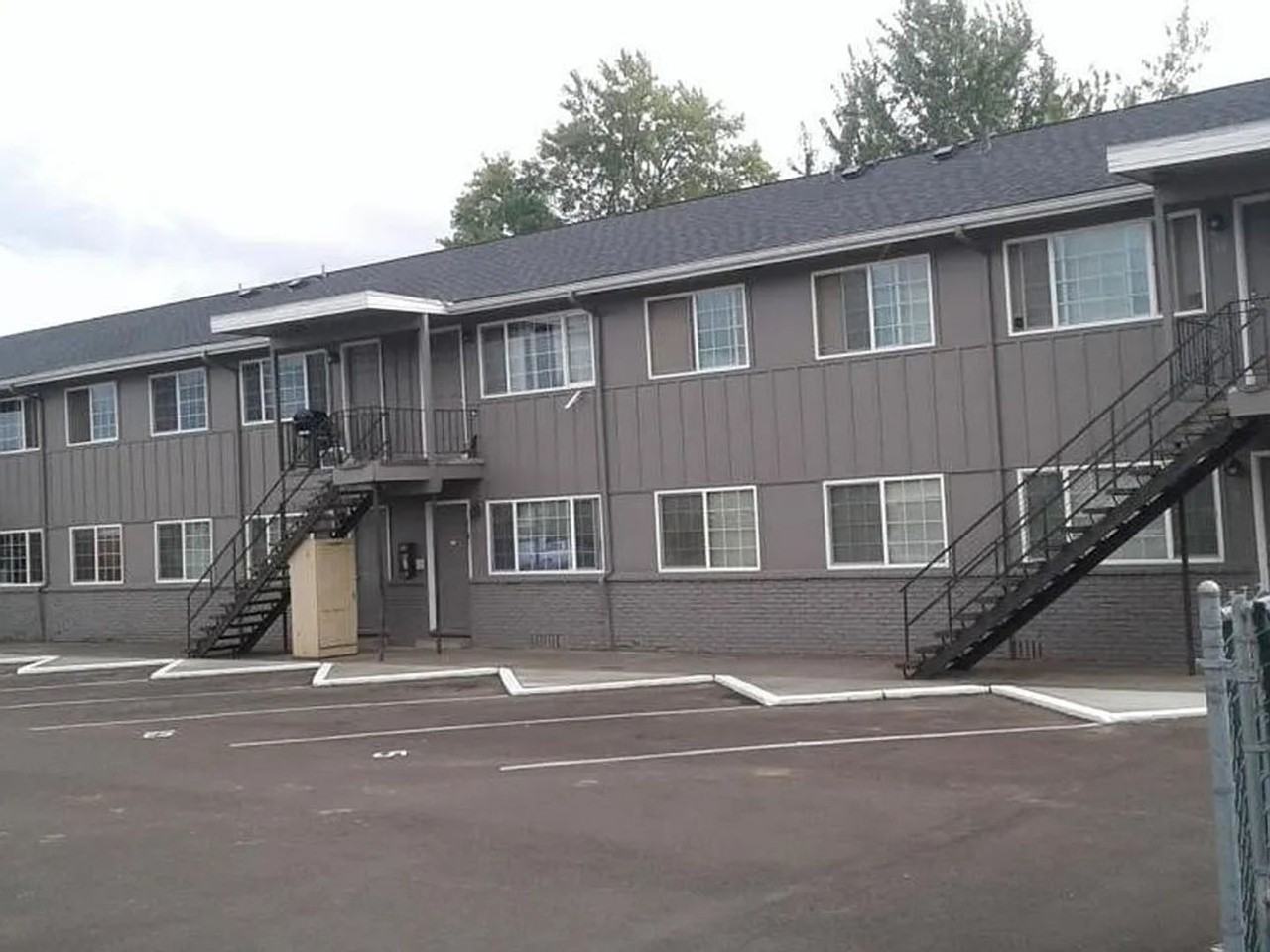 810 18th Ave Sw #05 - Photo 3 of 9