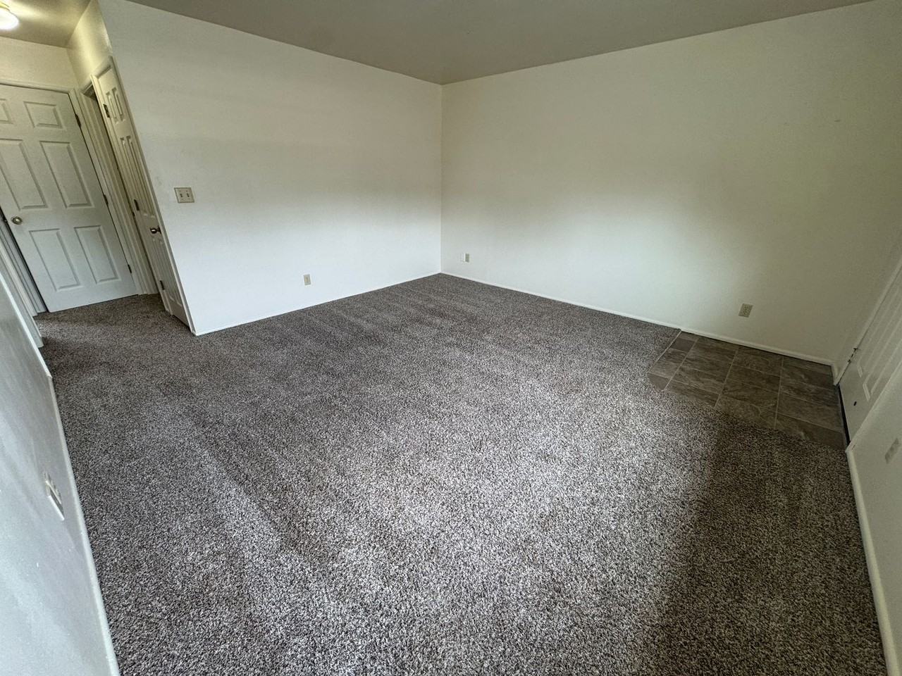 810 18th Ave Sw #05 - Photo 4 of 9