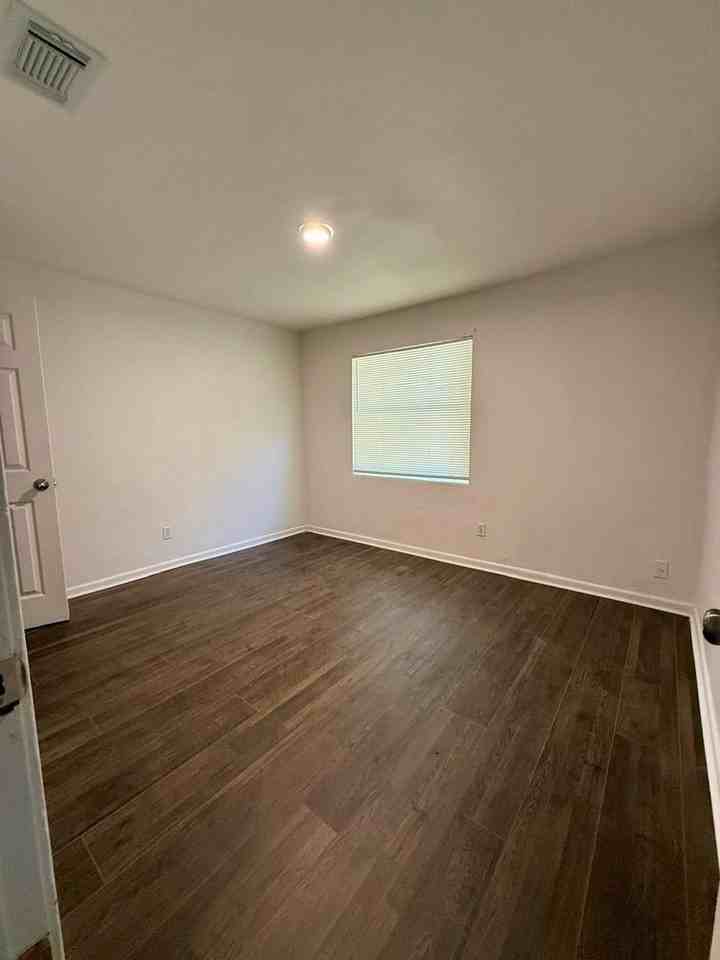 1208 River Bank Ct - Photo 2 of 7