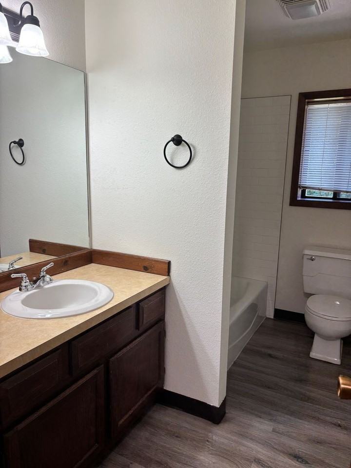 1301 1301 - 1311 W Koch - 1309 W Koch - Photo 6 of 11