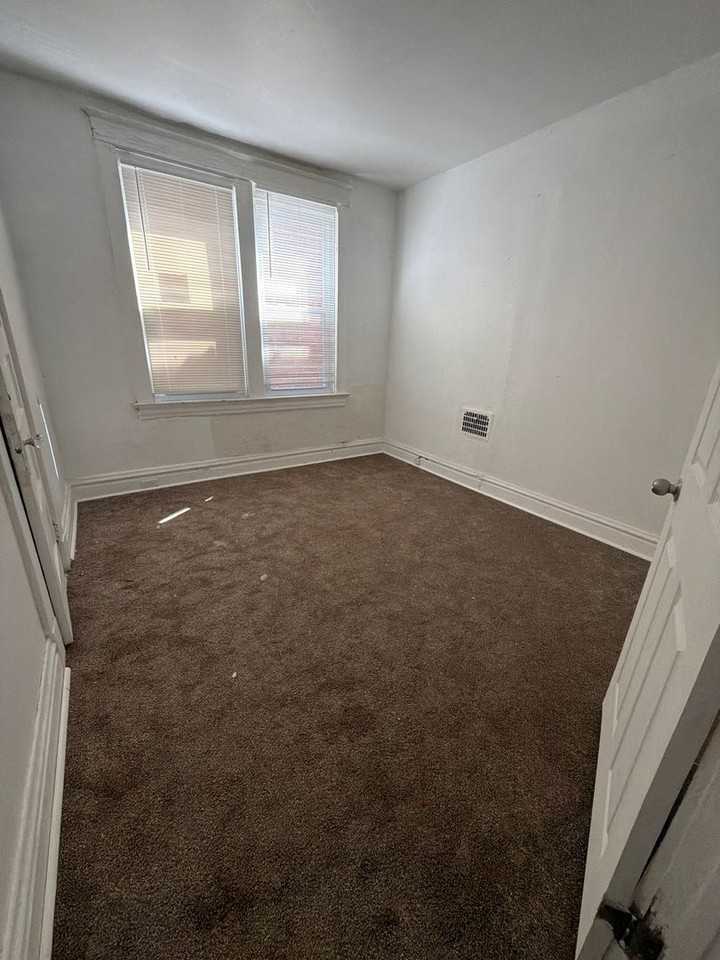 5339 Saint Louis Ave - Photo 4 of 9