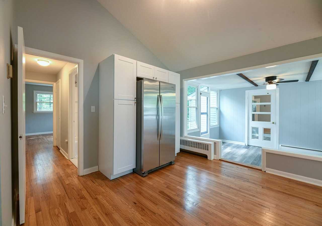 95 Riverside Dr - Photo 3 of 12