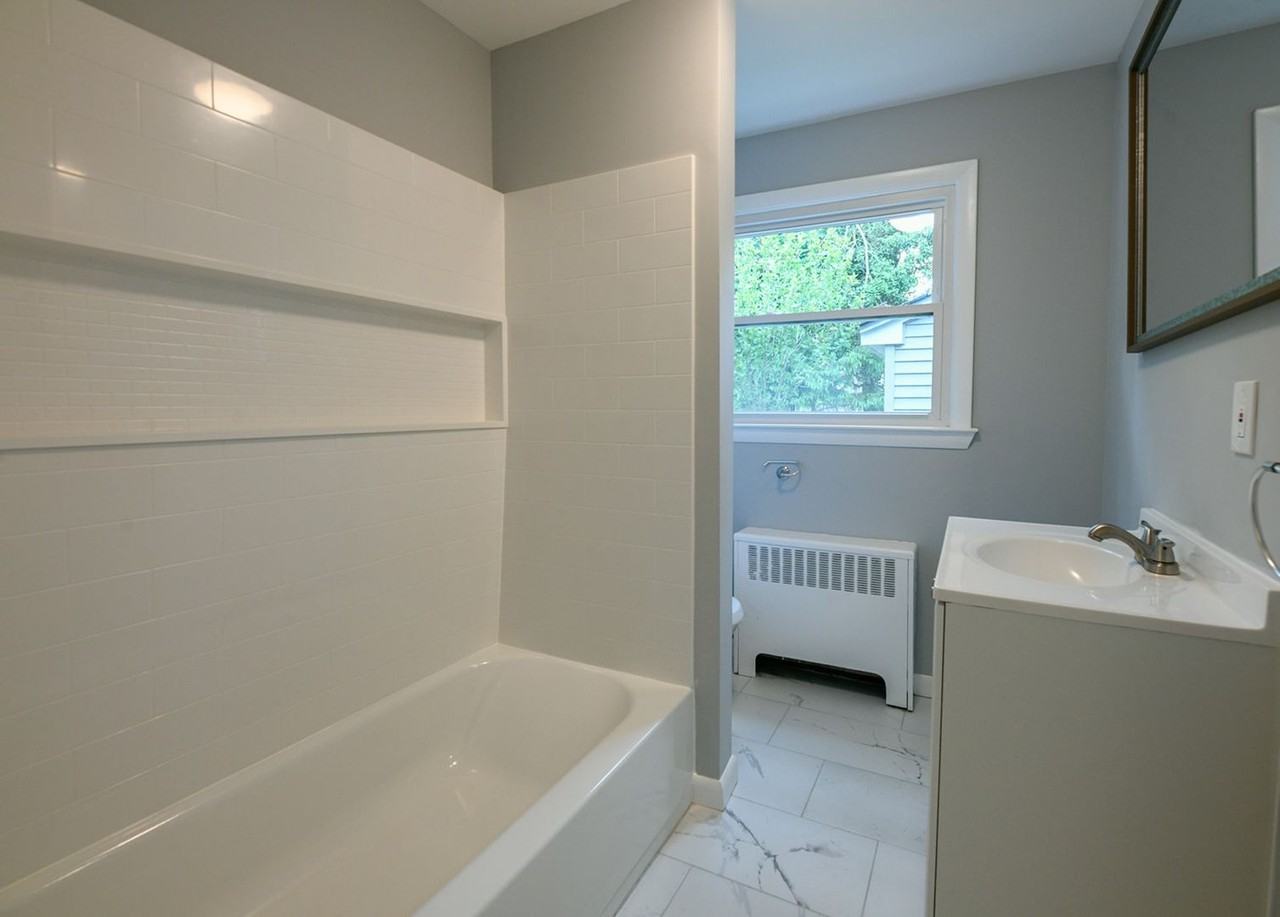 95 Riverside Dr - Photo 5 of 12