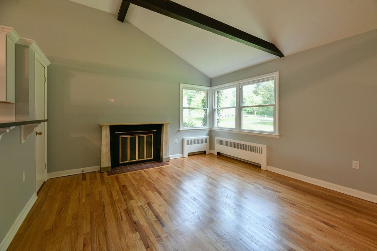 95 Riverside Dr - Photo 6 of 12