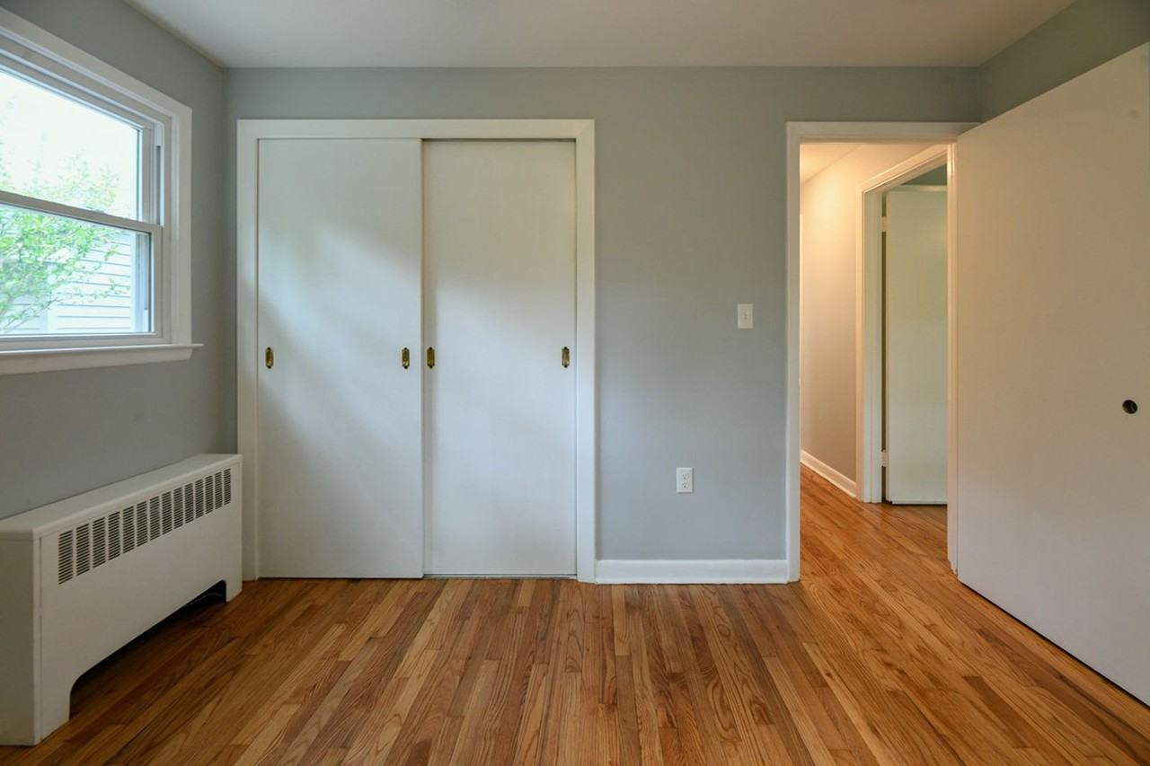 95 Riverside Dr - Photo 7 of 12