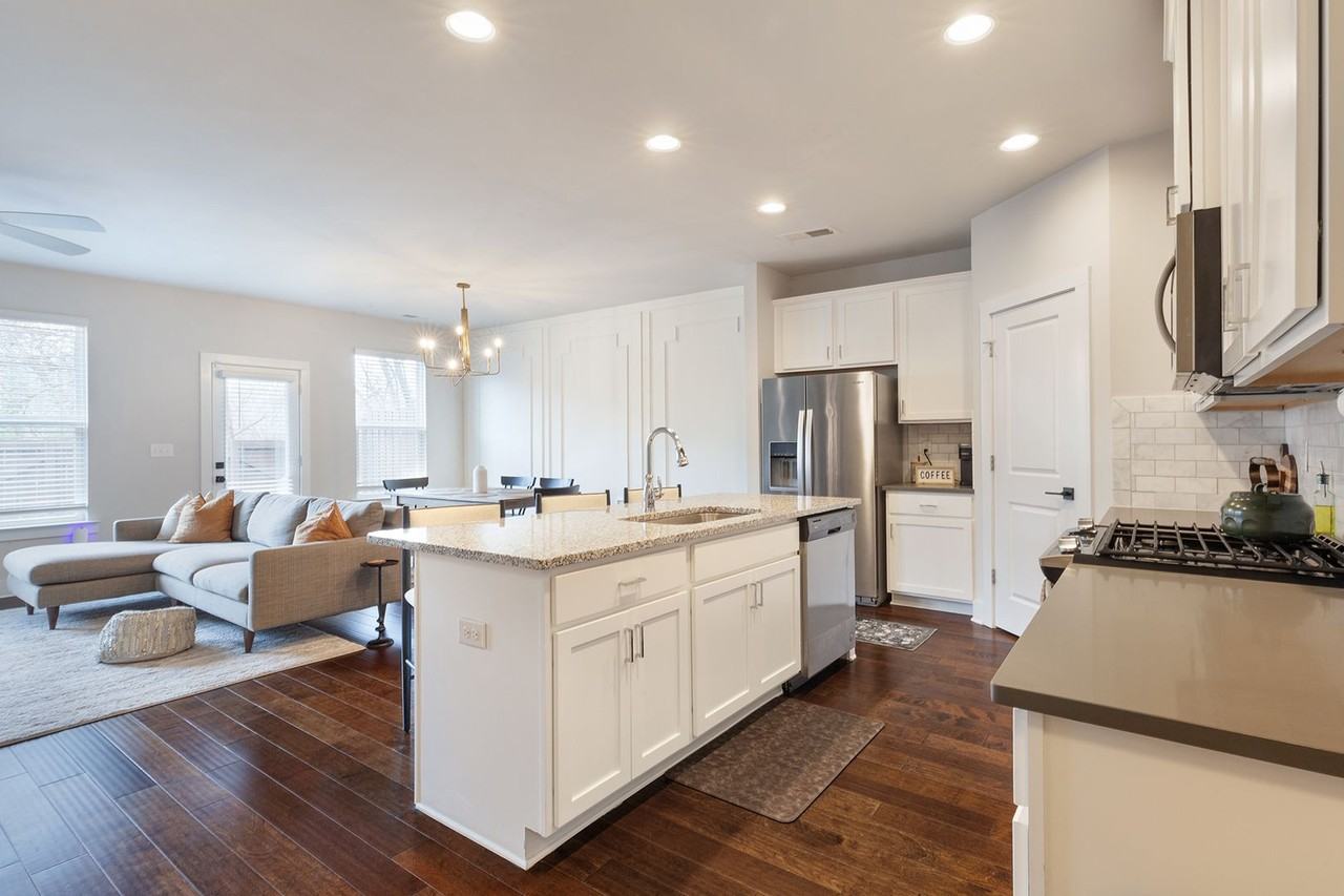 1329 Heights Park Dr Se - Photo 6 of 39