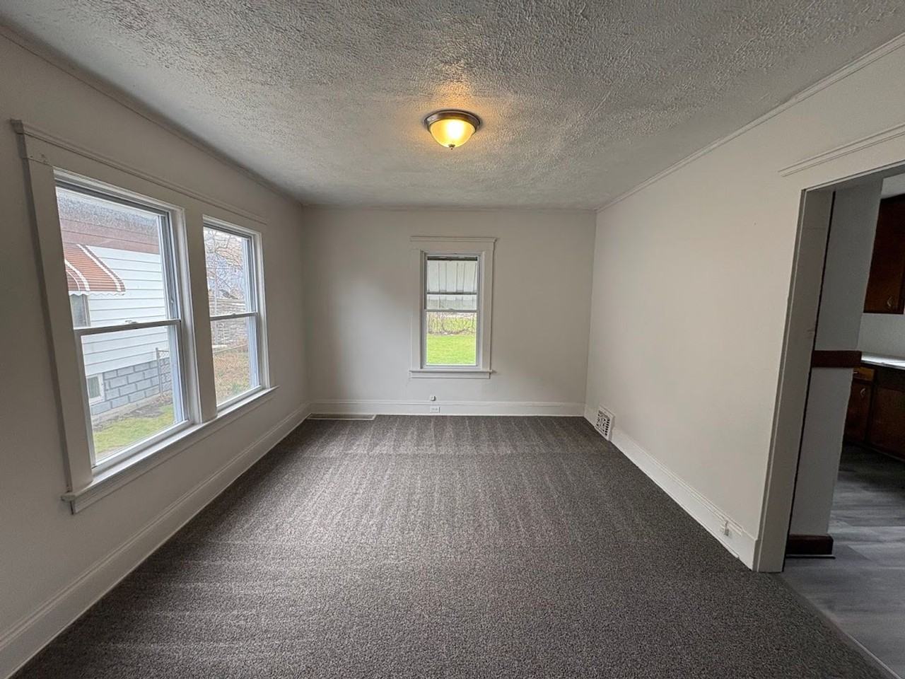 3458 E 146th St - Photo 5 of 14