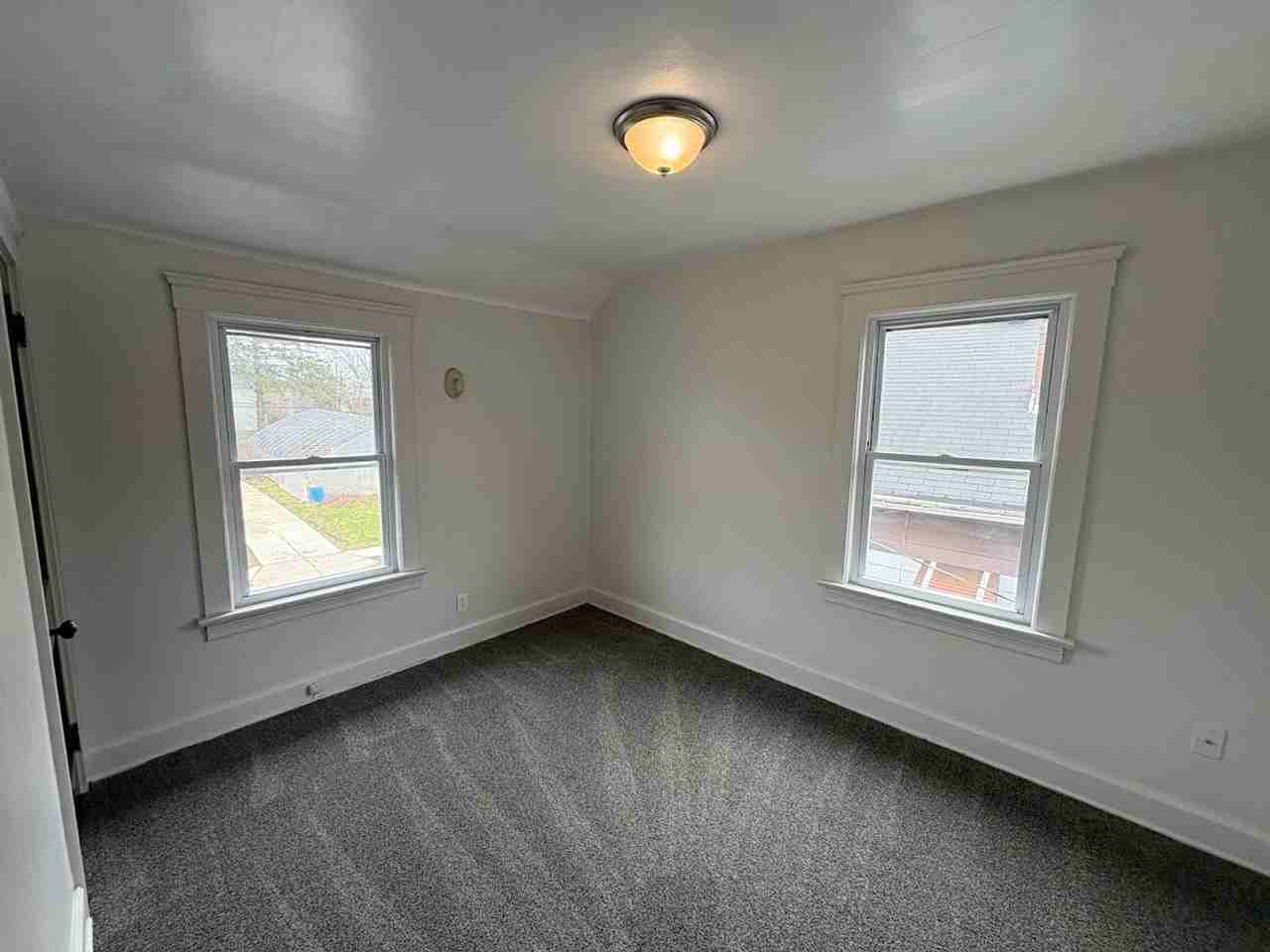 3458 E 146th St - Photo 7 of 14