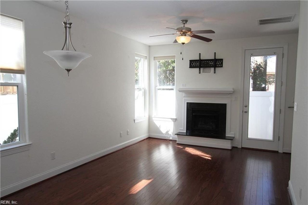 1104 Mediterranean Ave - Photo 3 of 28