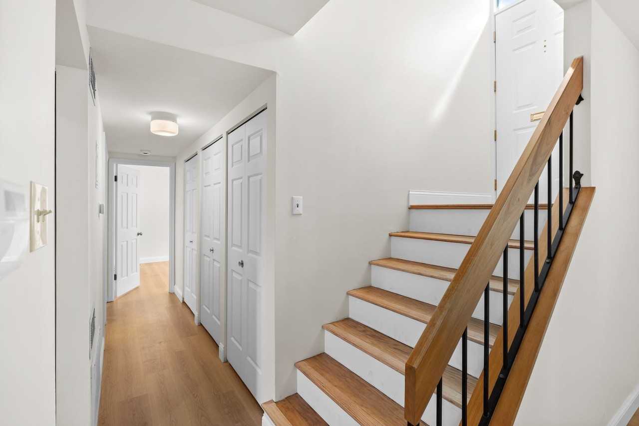 4375 Laclede Ave #D - Photo 5 of 21