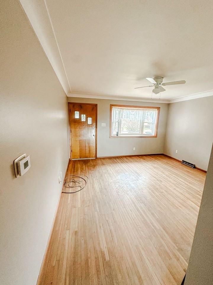 5617 Fenwick Dr - Photo 4 of 6